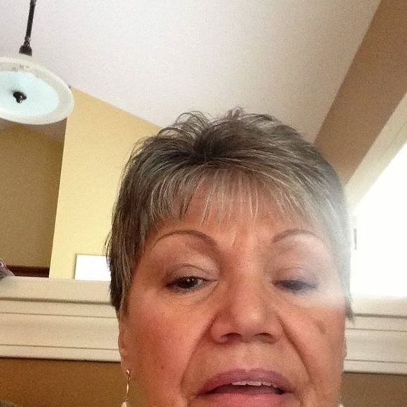 Meet your Posher, Laura - Picture 1 of 1